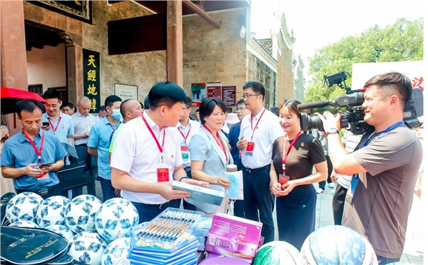 读好书跟党走 农家书屋品经典——非凡国际助力湖南省2021年“我的书屋•我的梦”启动式暨“新时代乡村阅读季”示范活动